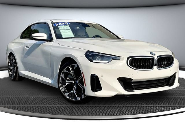 Used 2025 BMW 230i Coupe w/ M Sport Package RWD image 3