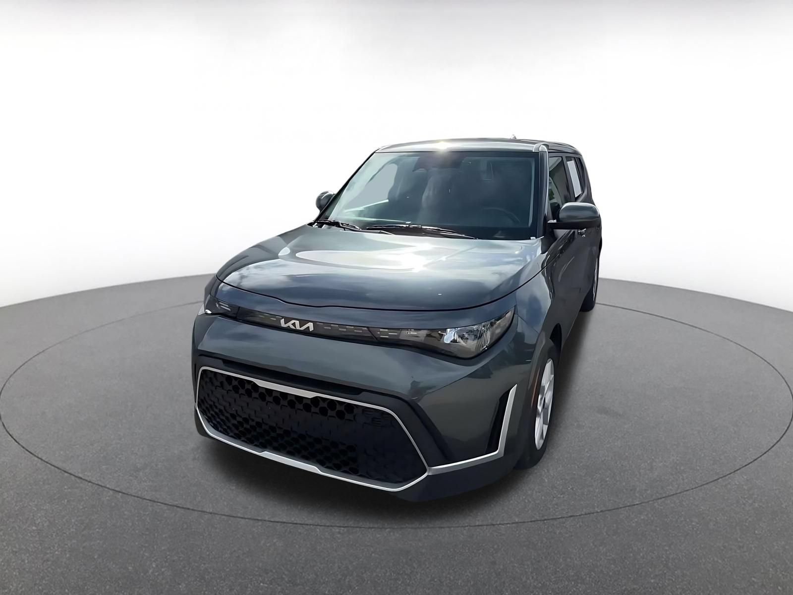 Used 2025 Kia Soul LX w/ LX Technology Package FWD image 6