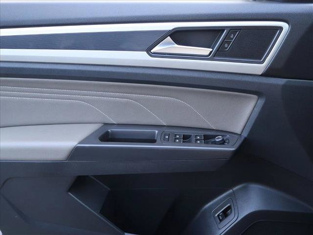 Used 2023 Volkswagen Atlas Cross Sport SEL AWD/4WD image 12