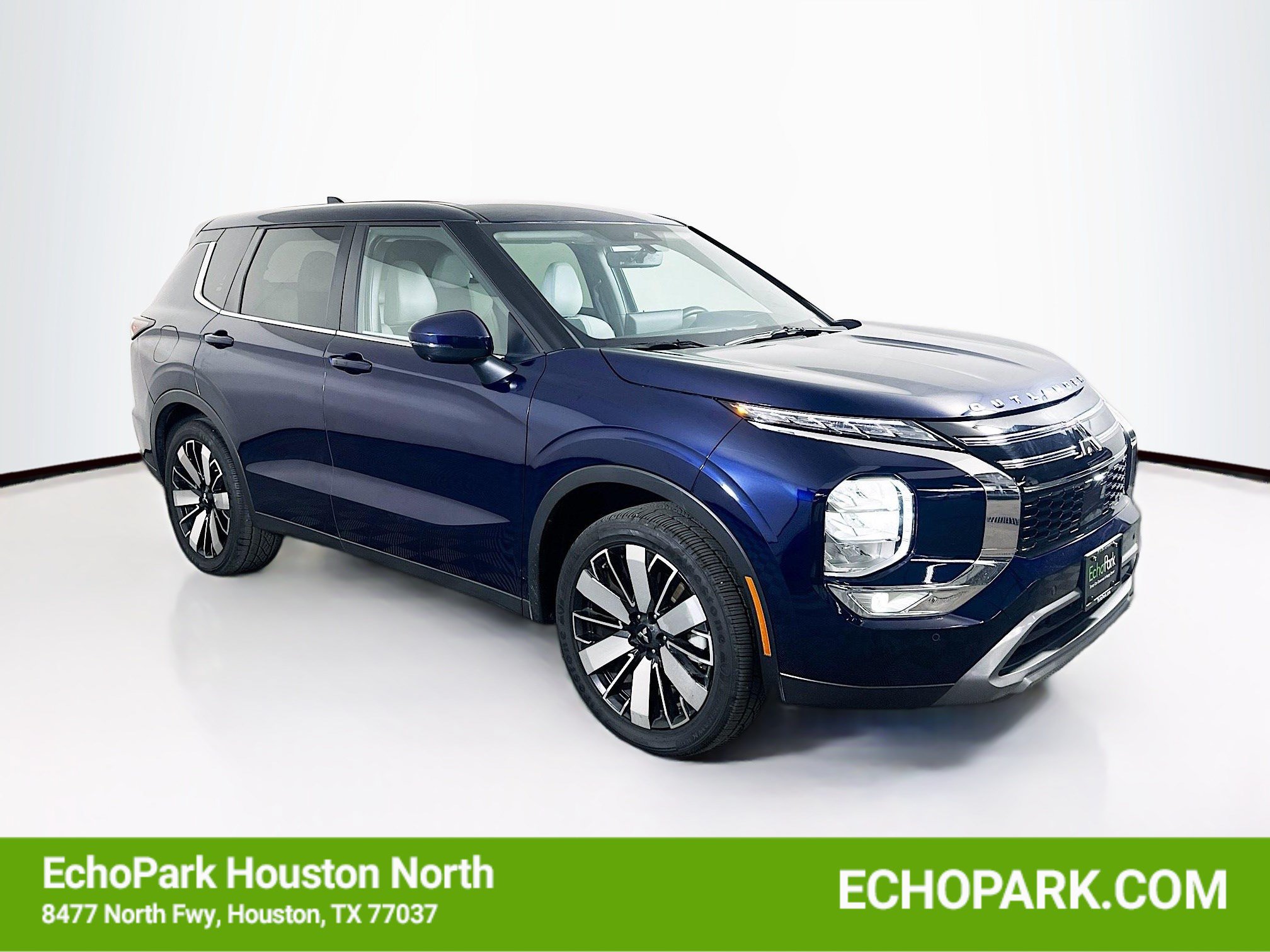 Used 2025 Mitsubishi Outlander SE FWD image 1