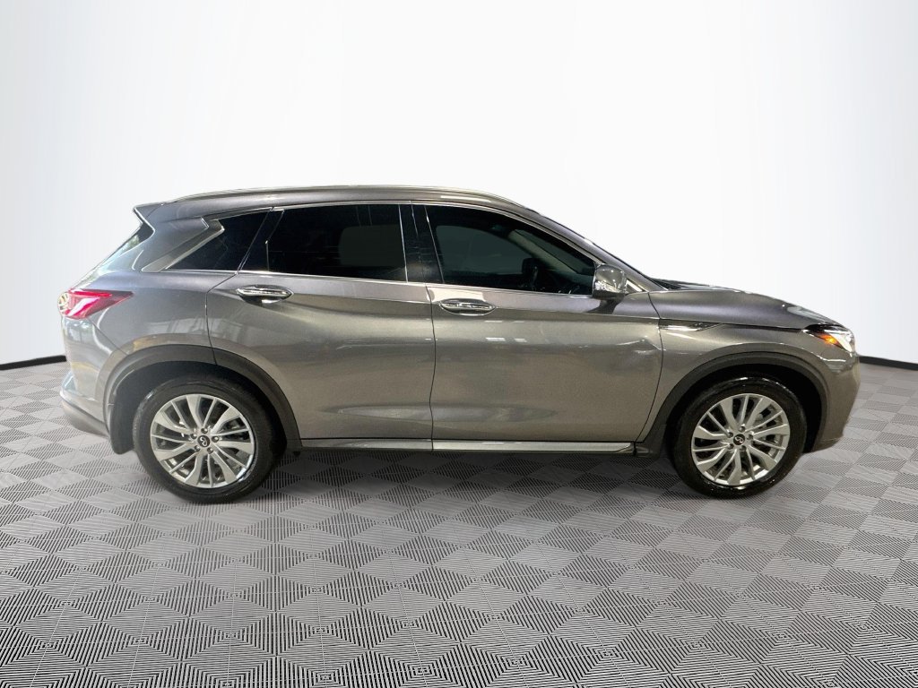 Certified 2023 INFINITI QX50 Luxe FWD image 5
