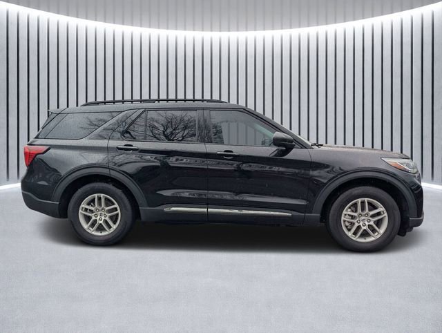 Used 2025 Ford Explorer Active image 2