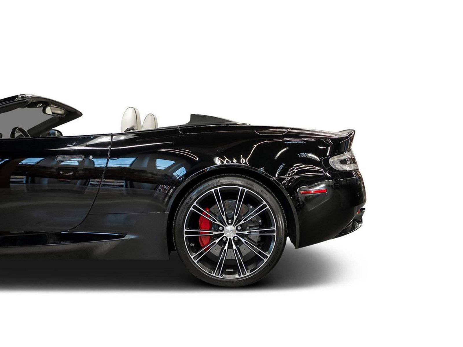 Used 2015 Aston Martin DB9 Volante image 18