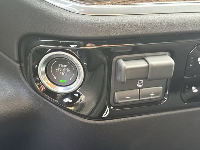 New 2026 GMC Sierra 1500 Elevation image 17