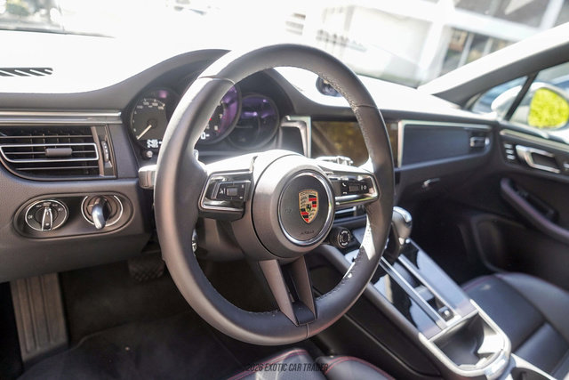 Used 2025 Porsche Macan GTS AWD/4WD image 26