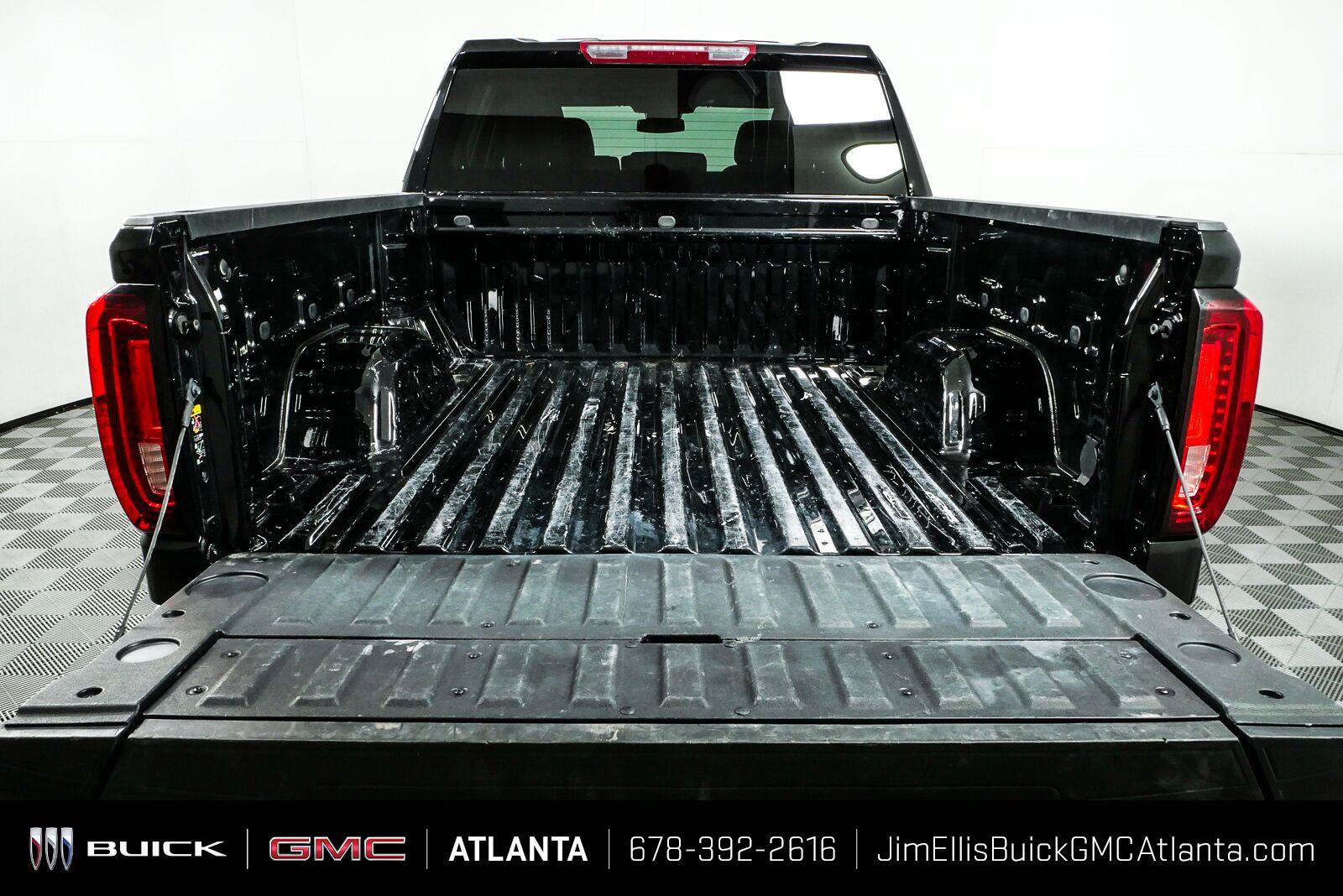 Used 2026 GMC Sierra 1500 SLT AWD/4WD image 29
