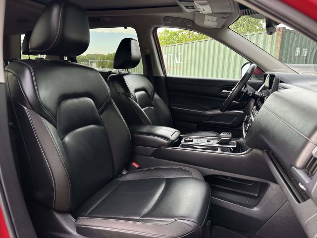 Used 2023 Nissan Pathfinder SL w/ SL Premium Package AWD/4WD image 12