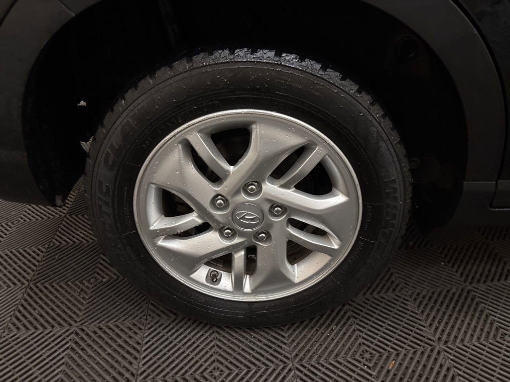 Used 2020 Hyundai Venue SEL image 23