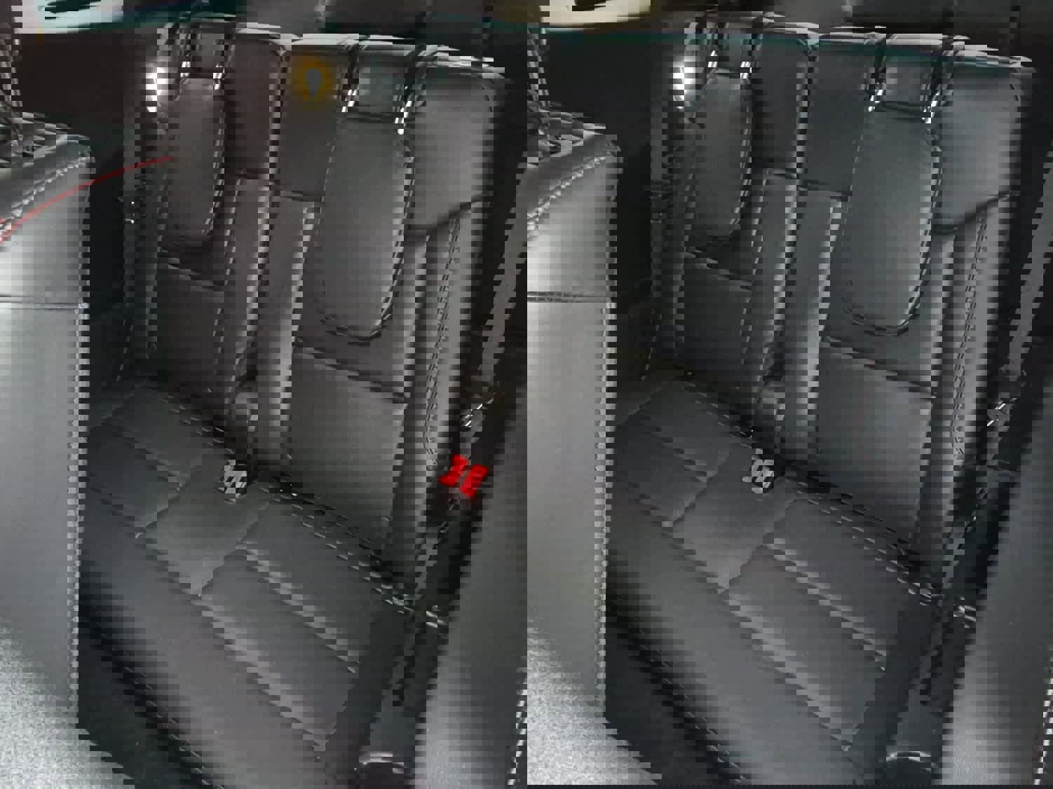 Used 2025 Ford Explorer ST-Line w/ ST-Line Street Pack image 7