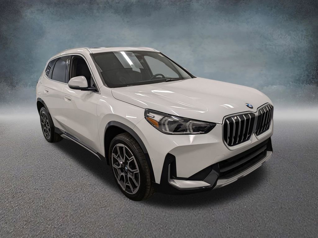 Used 2023 BMW X1 xDrive28i AWD/4WD image 3
