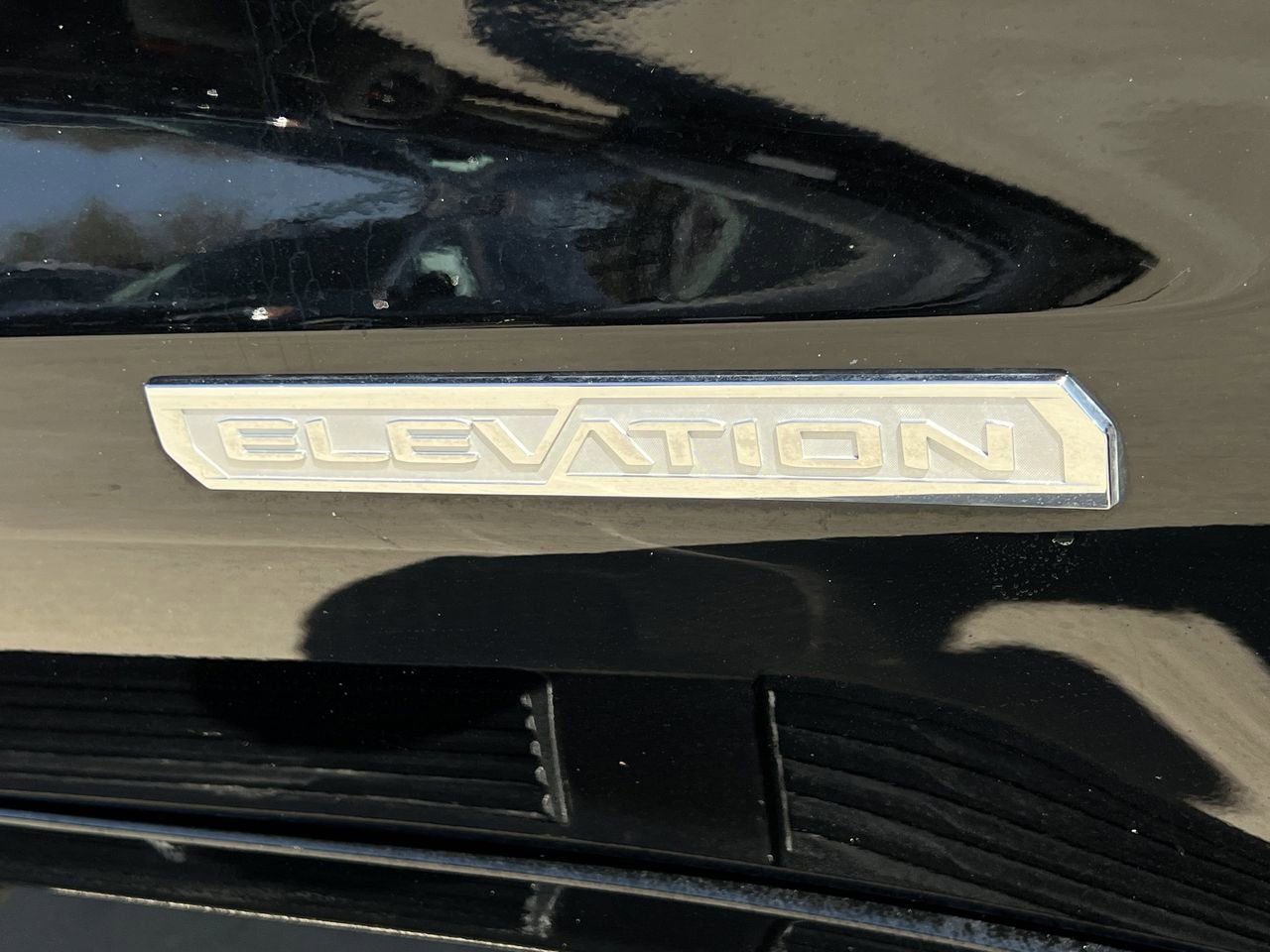 Used 2024 GMC Sierra 1500 Elevation w/ Elevation Premium Package image 8