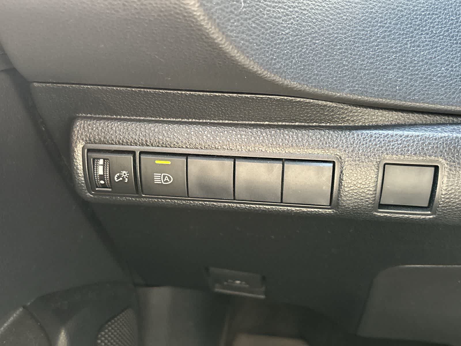 Used 2020 Toyota Corolla XSE FWD image 21