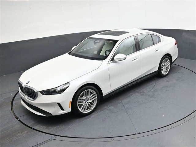 Used 2024 BMW 530i w/ Convenience Package image 22