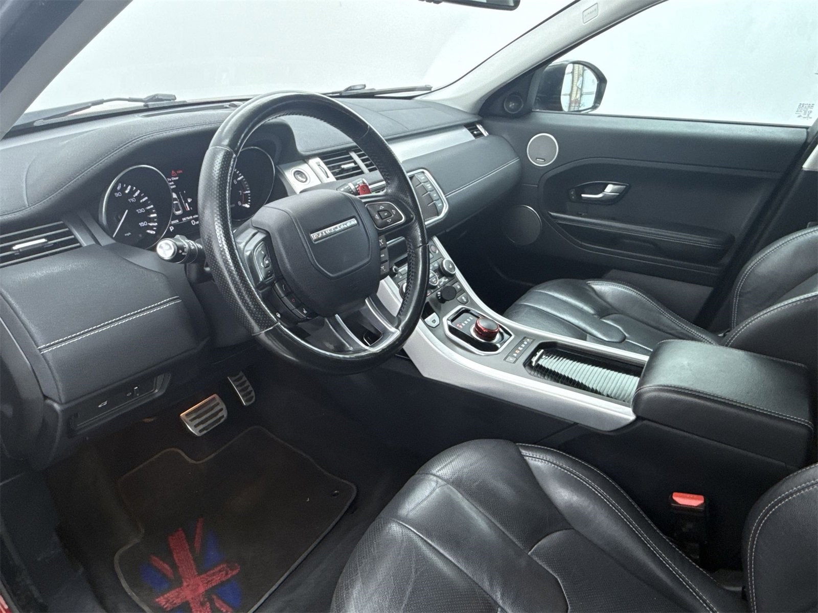 Used 2015 Land Rover Range Rover Evoque Dynamic image 8