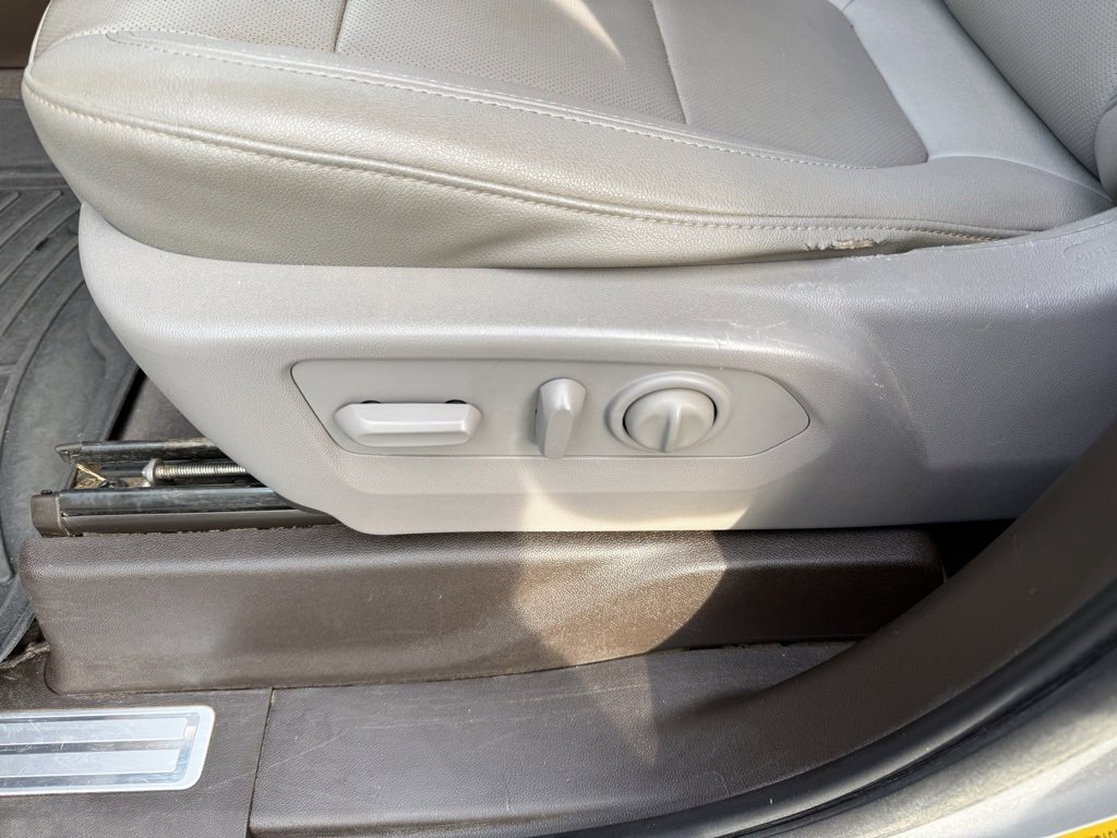 Used 2023 Chevrolet Silverado 2500 LTZ w/ LTZ Convenience Package image 11