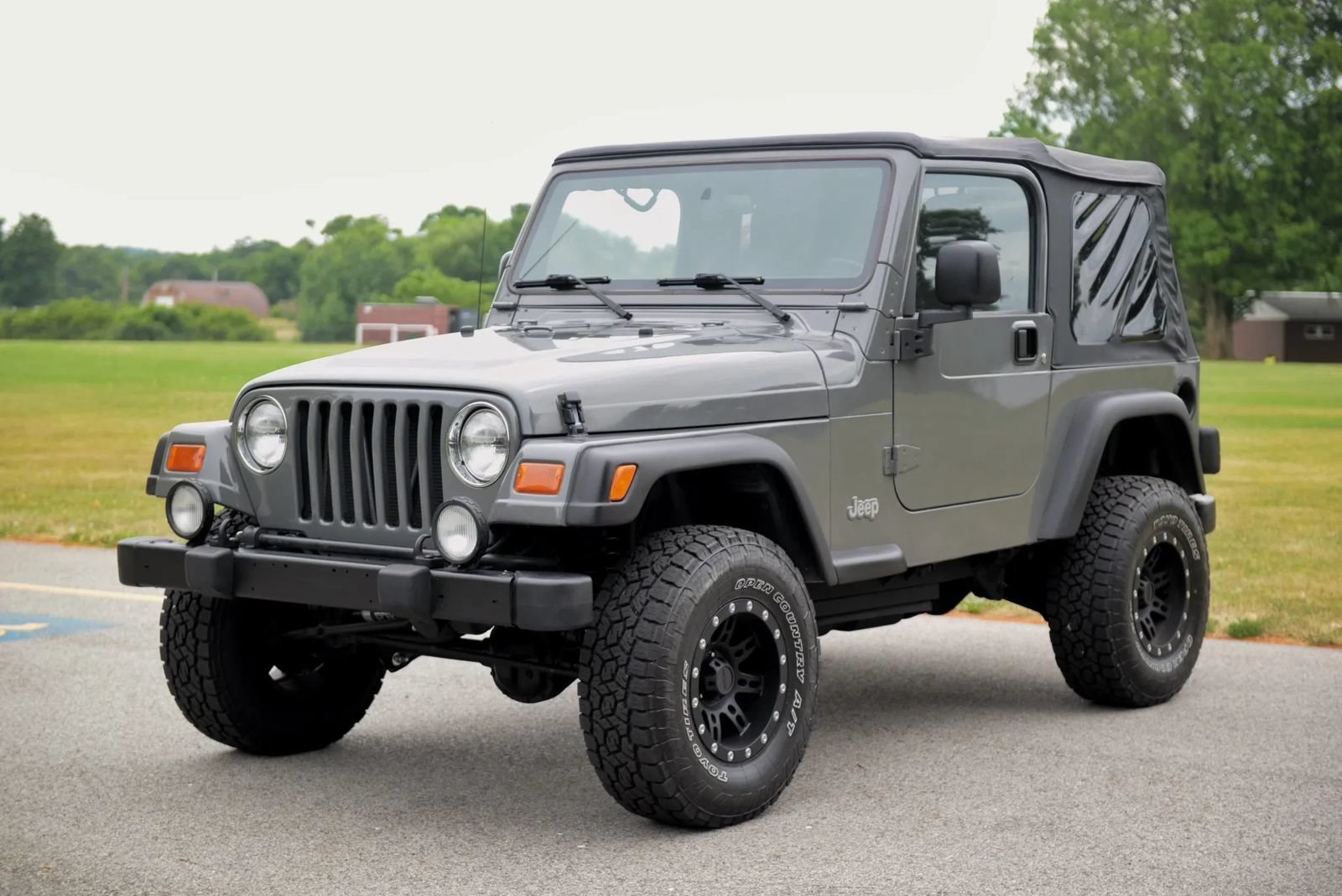 Used 2004 Jeep Wrangler 4WD w/ 30" Tire & Wheel Group image 10