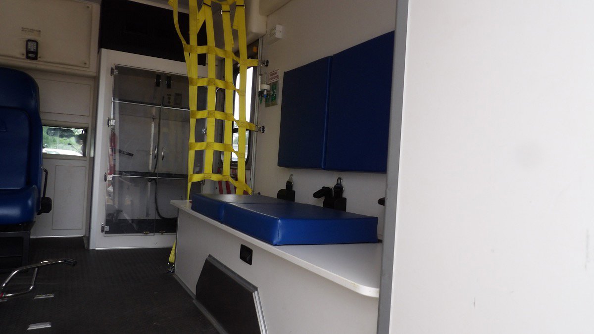 Used 2013 Ford F450 XLT w/ Ambulance Preparation Pkg RWD image 35