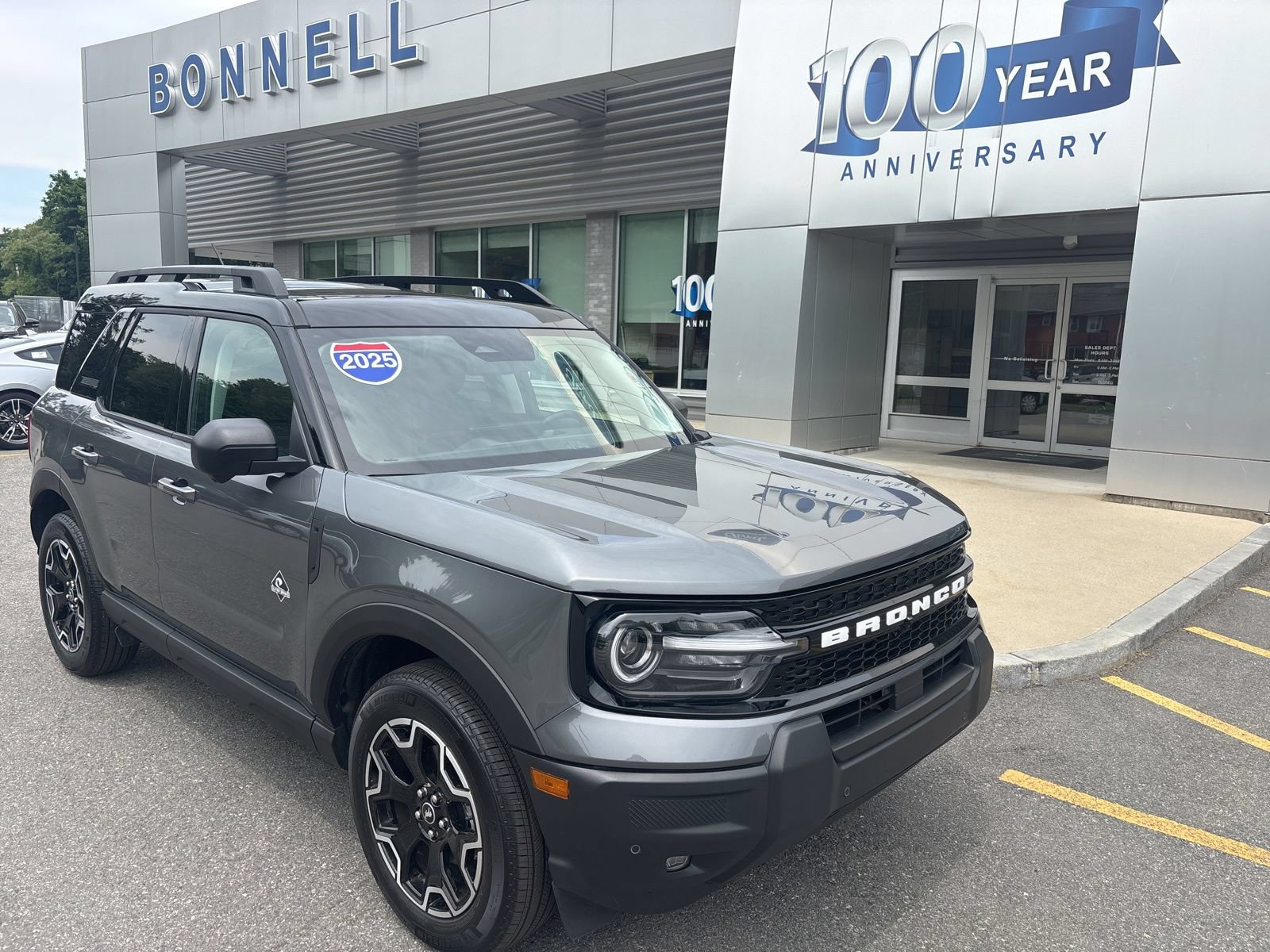 Used 2025 Ford Bronco Sport Outer Banks w/ Outer Banks Tech Package+ AWD/4WD image 1