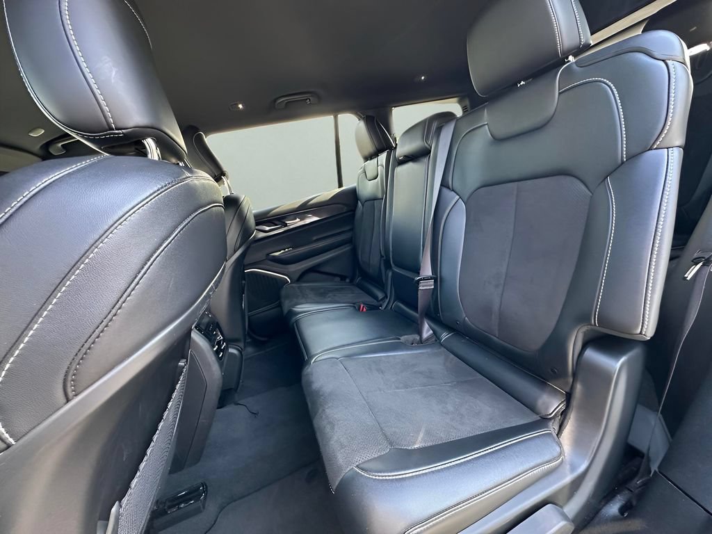 Used 2022 Jeep Grand Cherokee L Laredo AWD/4WD image 41