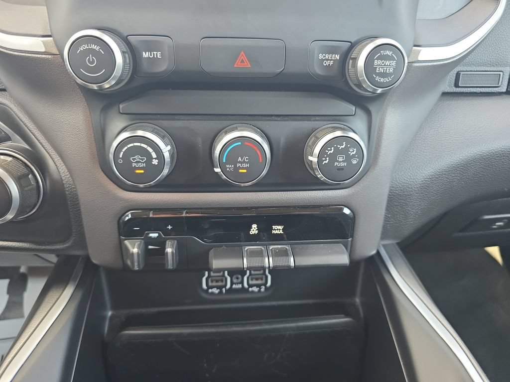 Used 2020 RAM 1500 Big Horn AWD/4WD image 17