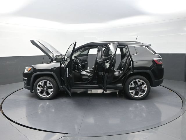 Used 2018 Jeep Compass Limited w/ Navigation Group AWD/4WD image 41