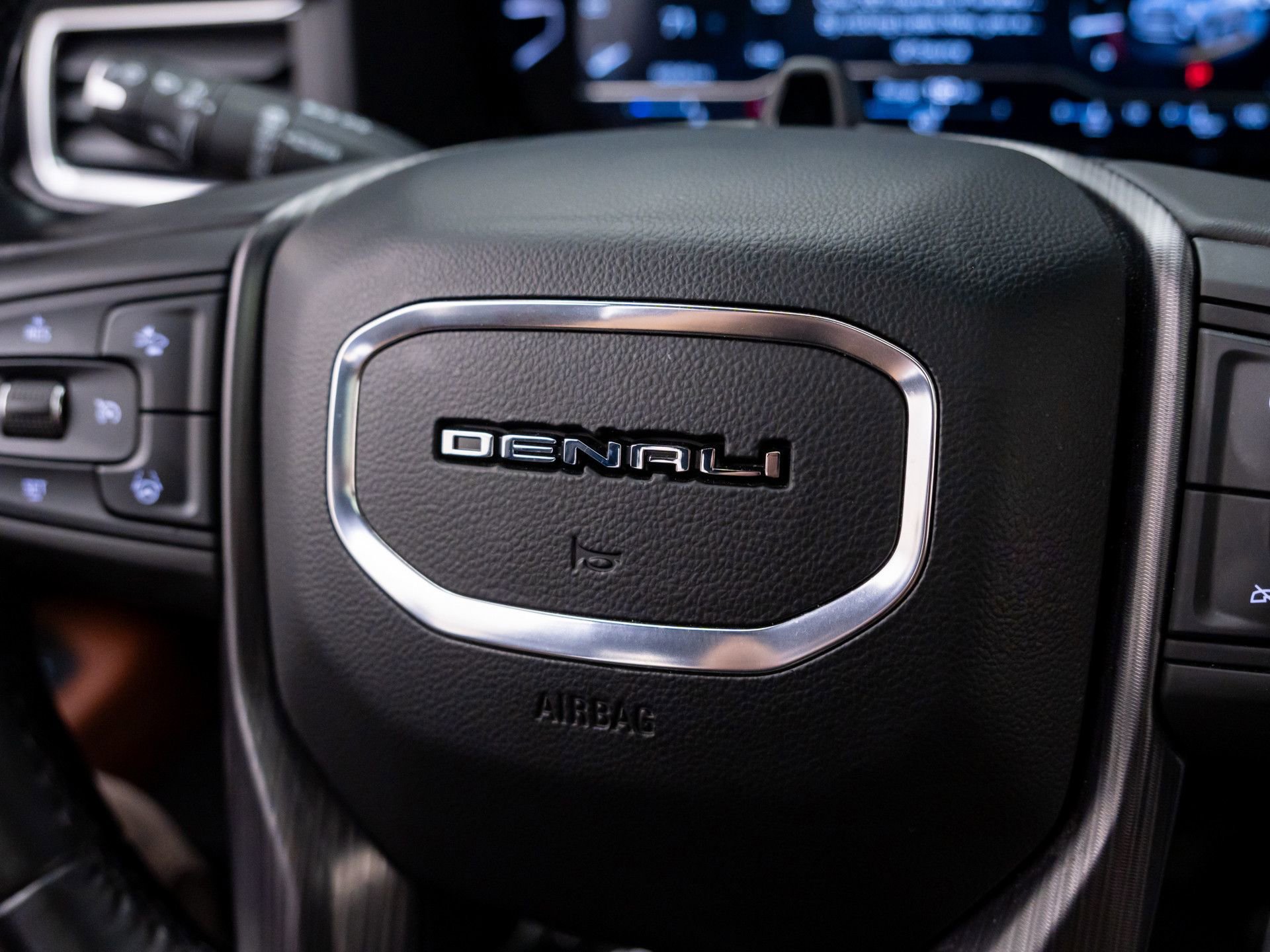 Used 2023 GMC Yukon Denali Ultimate AWD/4WD image 29