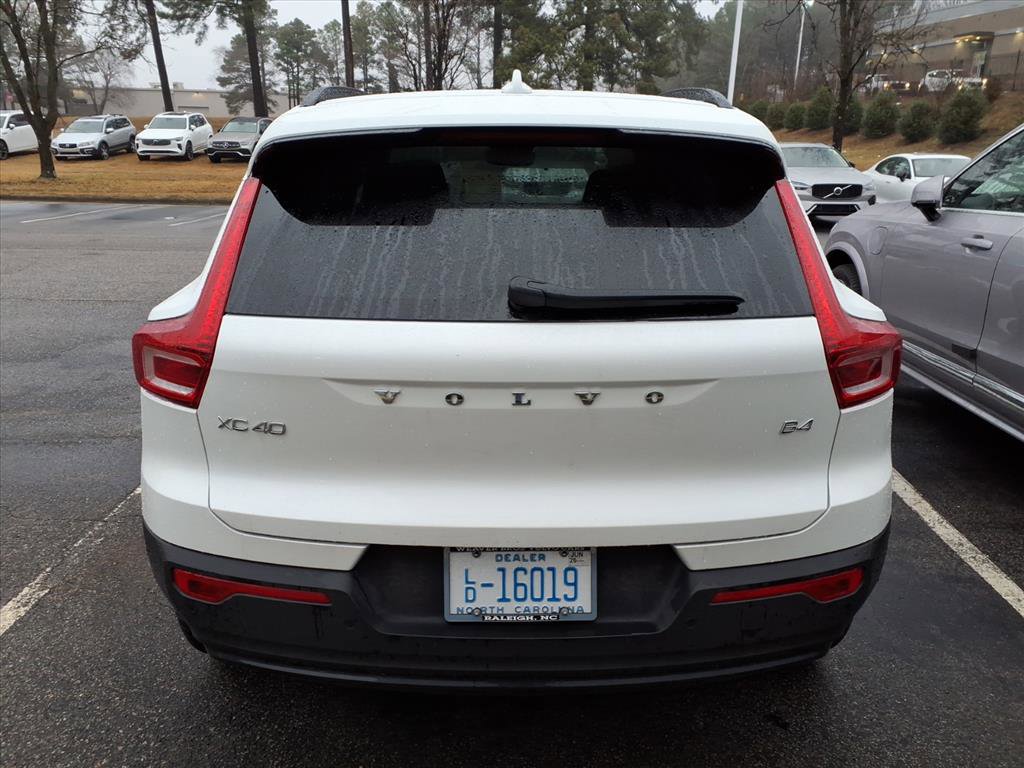 New 2026 Volvo XC40 B4 Core w/ Climate Package FWD image 6