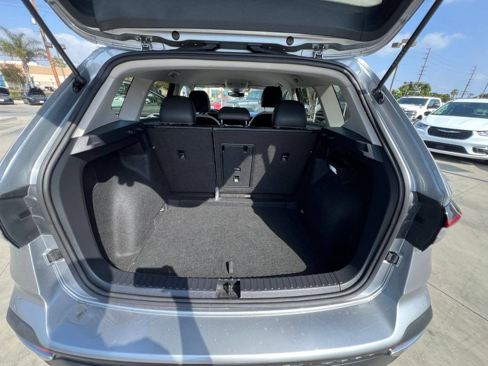 Used 2025 Volkswagen Taos SE FWD image 37