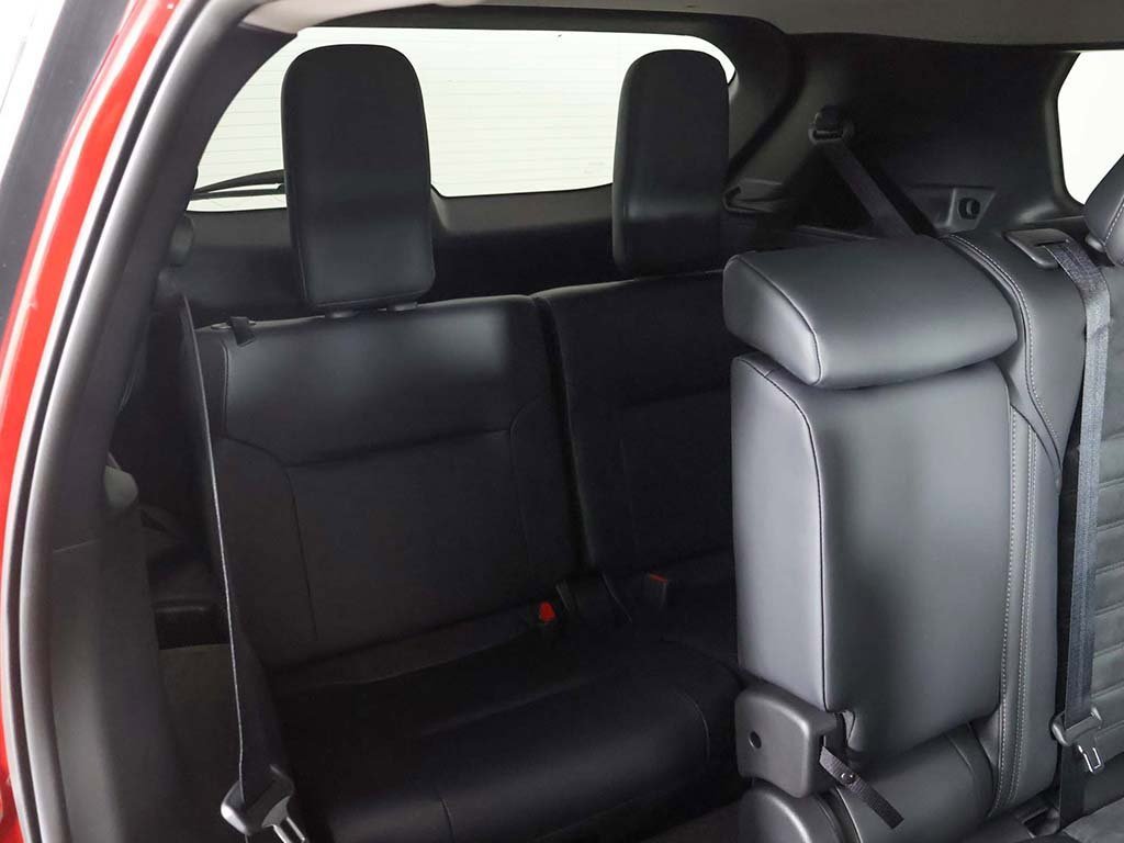 New 2025 Mitsubishi Outlander SE image 40