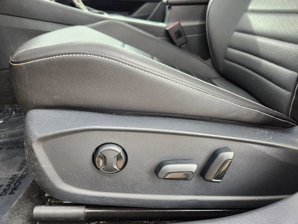 Used 2024 Volkswagen Jetta SE FWD image 9