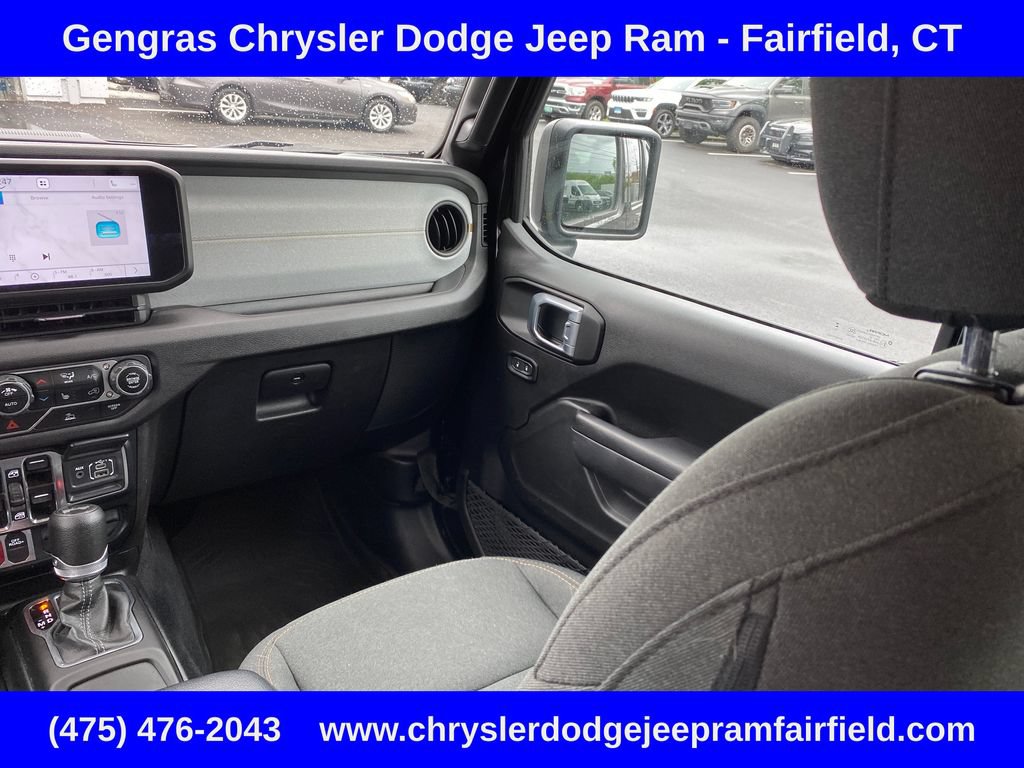 Used 2024 Jeep Wrangler Unlimited AWD/4WD image 27