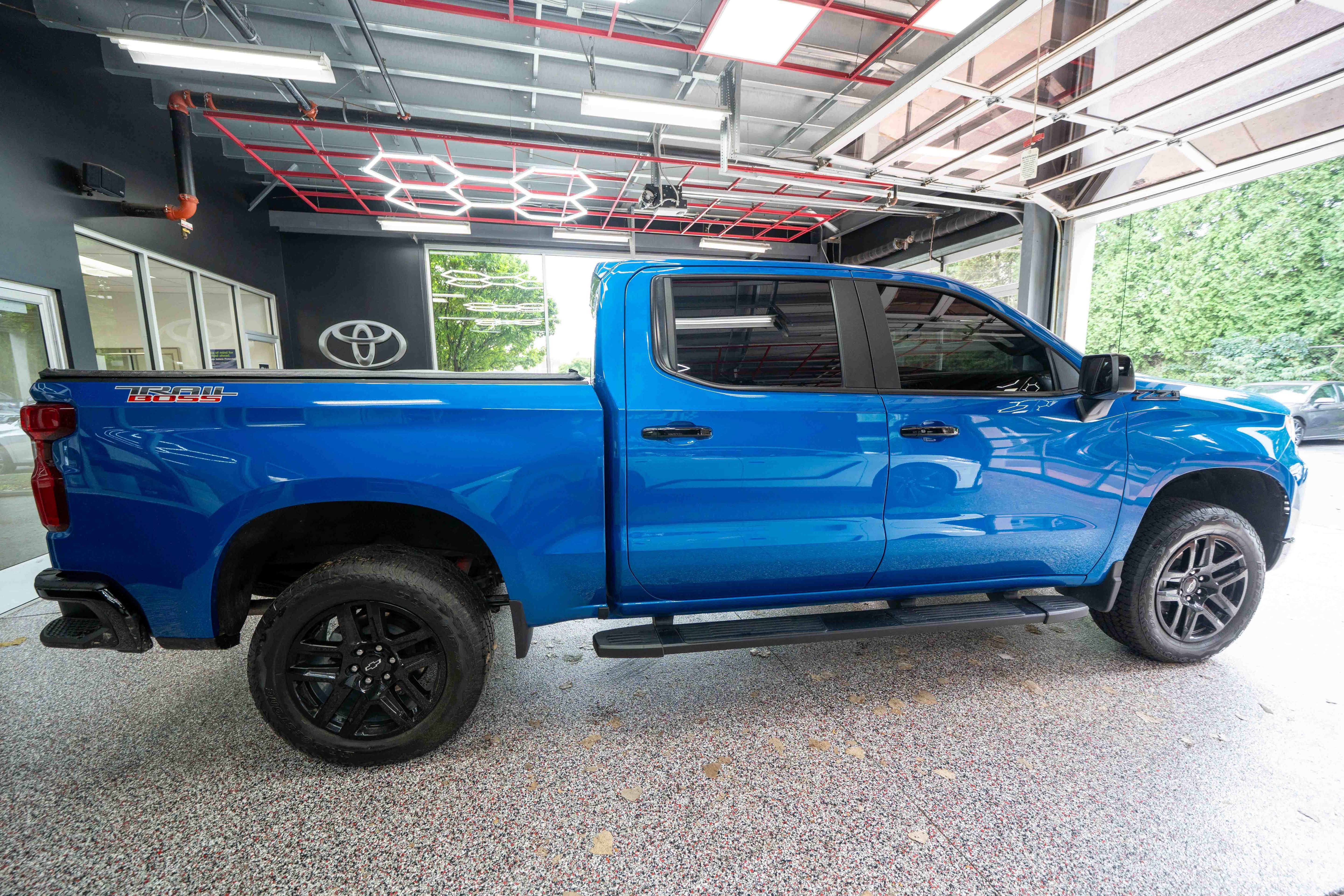 Used 2023 Chevrolet Silverado 1500 LT Trail Boss w/ Protection Package AWD/4WD image 4