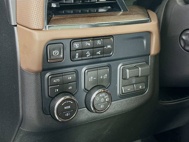New 2026 Chevrolet Suburban High Country image 10