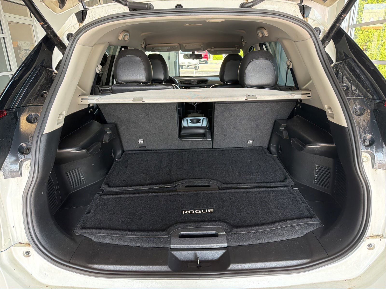 Used 2018 Nissan Rogue SV AWD/4WD image 11