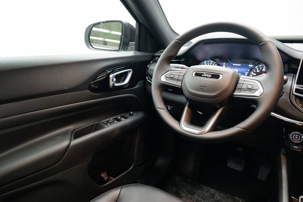 New 2026 Jeep Compass Latitude image 11