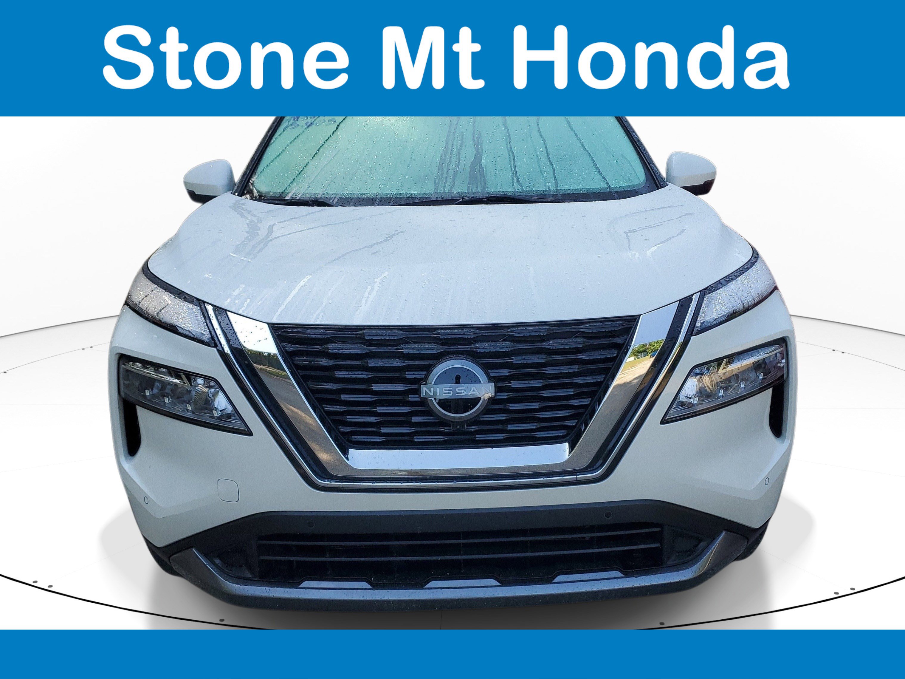 Used 2023 Nissan Rogue SL w/ SL Premium Package image 2