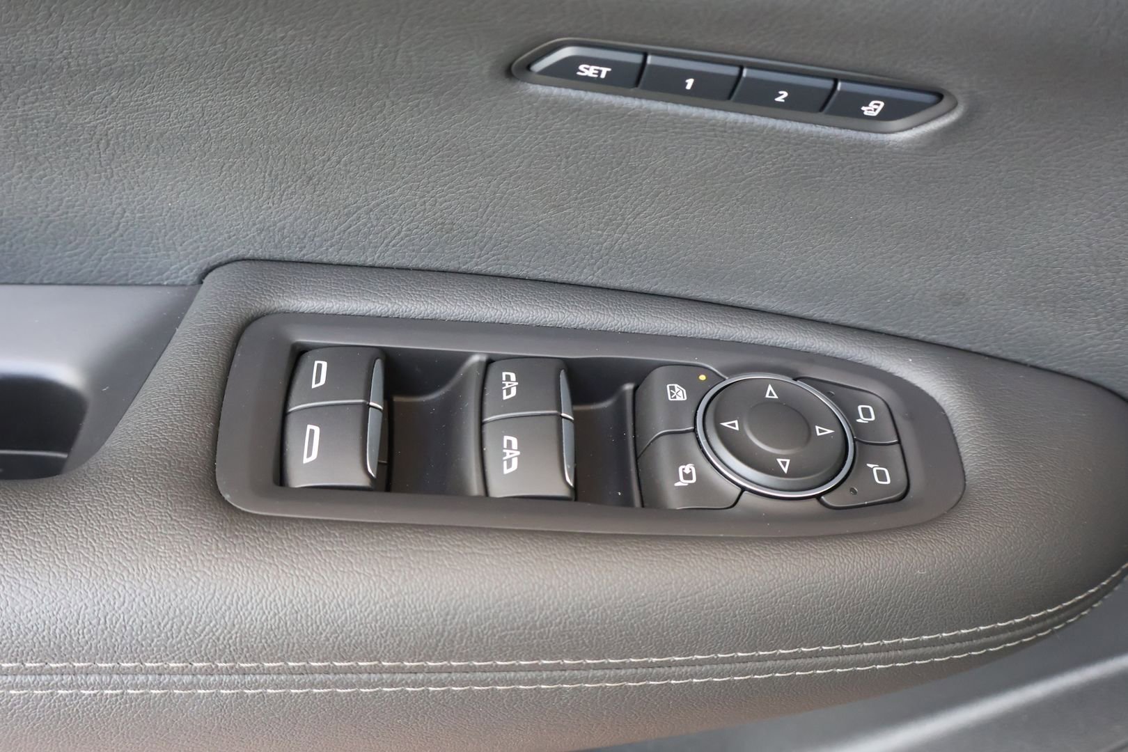 Used 2024 Cadillac XT6 Luxury FWD image 10