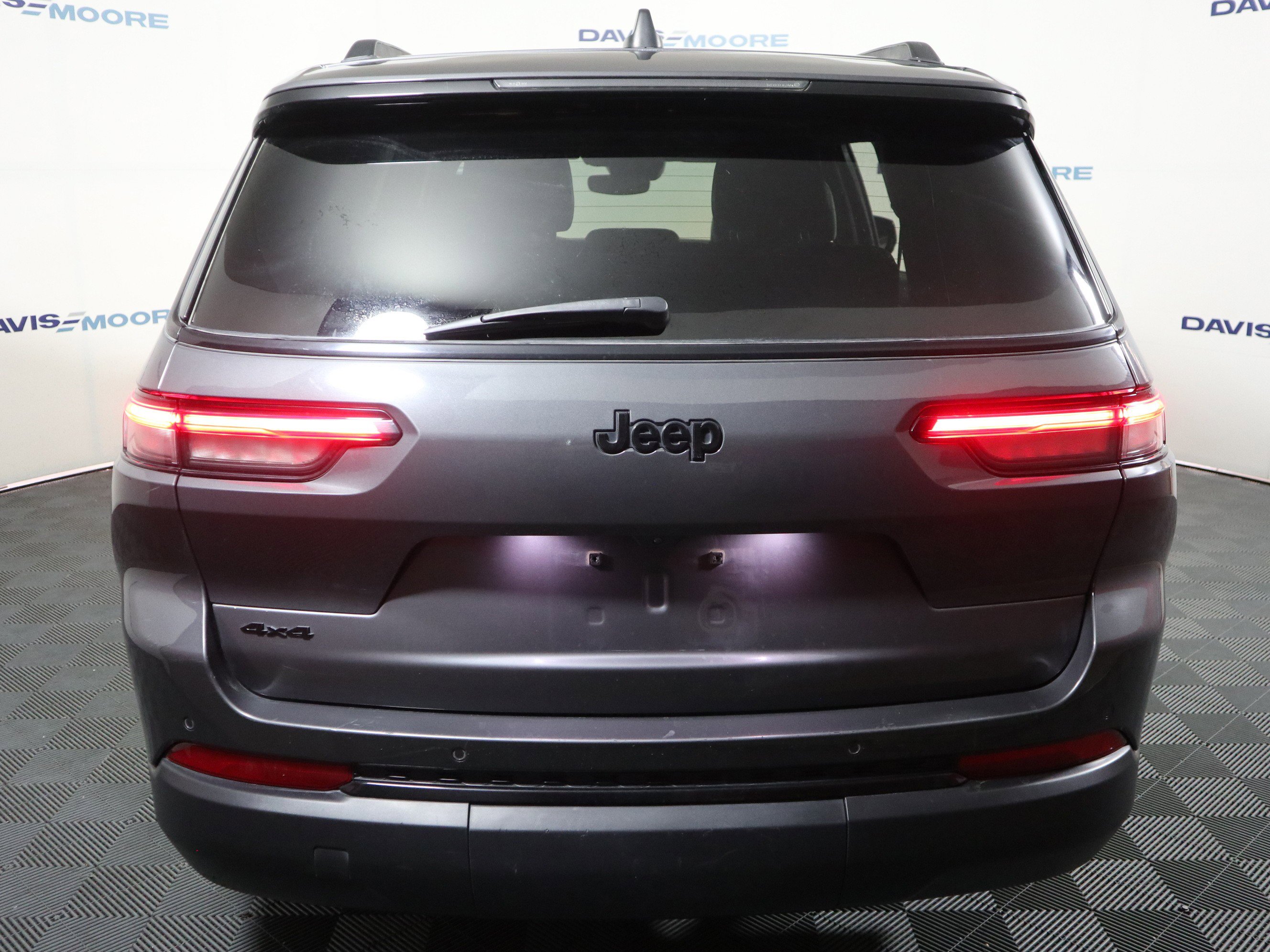 Used 2024 Jeep Grand Cherokee L Laredo image 7