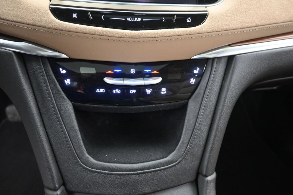 Used 2017 Cadillac XT5 Platinum w/ Driver Assist Package AWD/4WD image 20