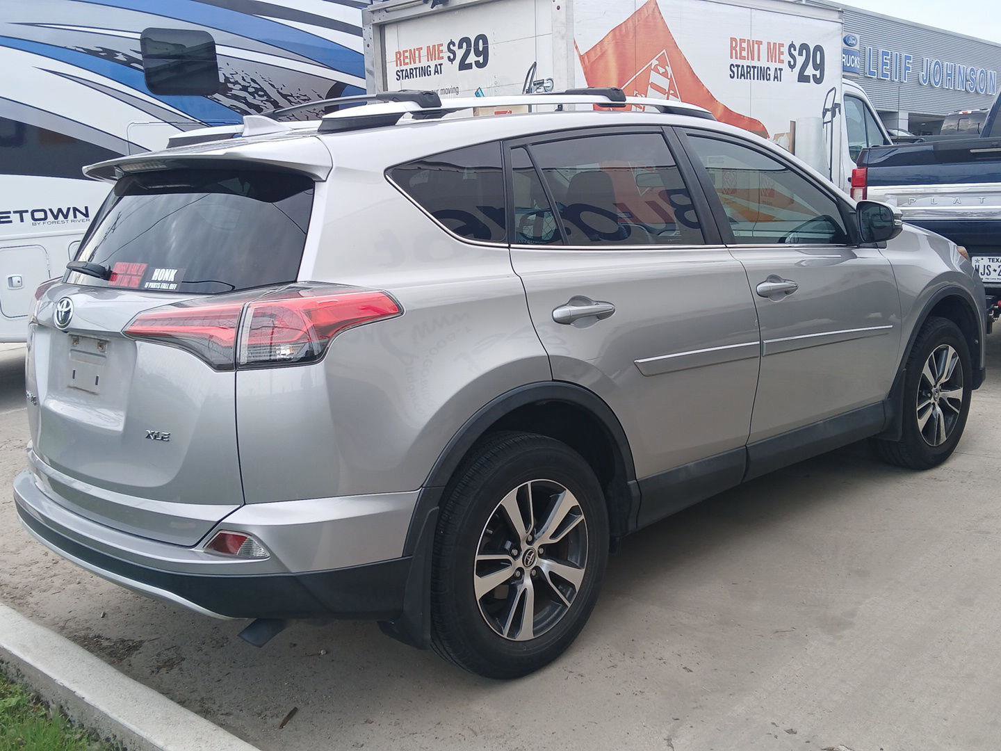 Used 2016 Toyota RAV4 XLE image 3