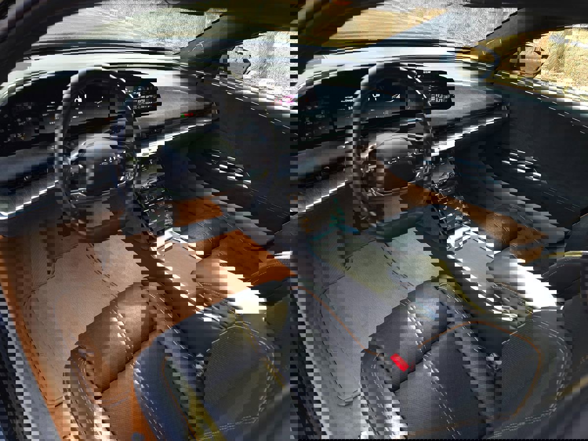 Used 2022 Lucid Air Grand Touring image 2