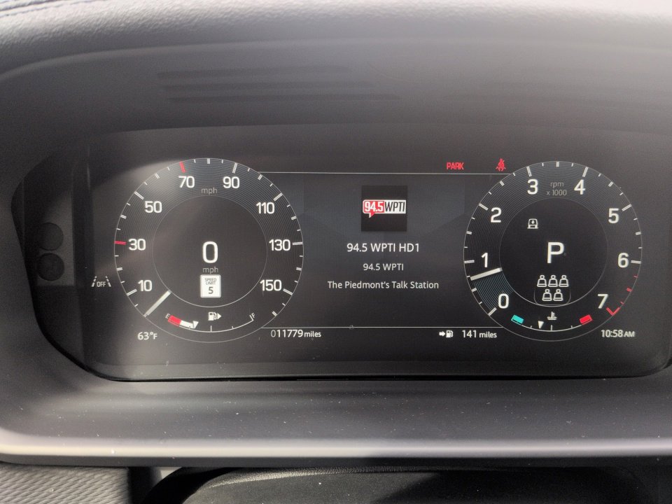 Used 2025 Land Rover Discovery Dynamic SE AWD/4WD image 11