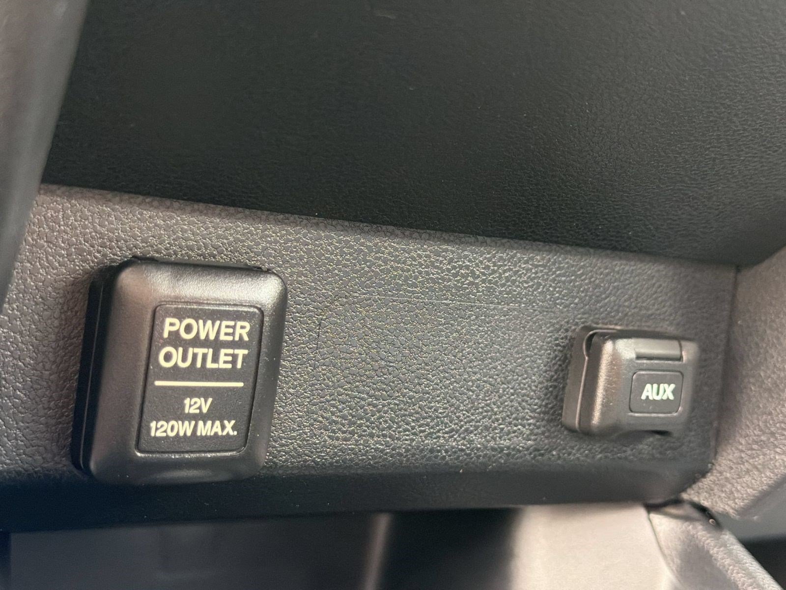 Used 2010 Honda Fit Sport image 22