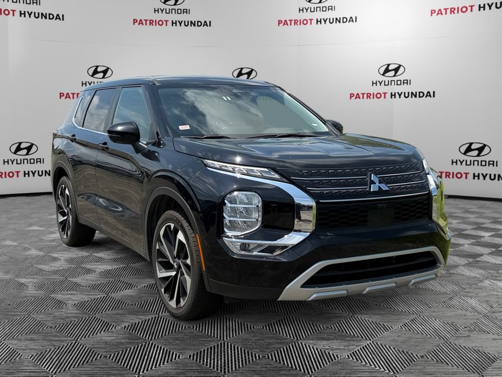 Used 2024 Mitsubishi Outlander SE