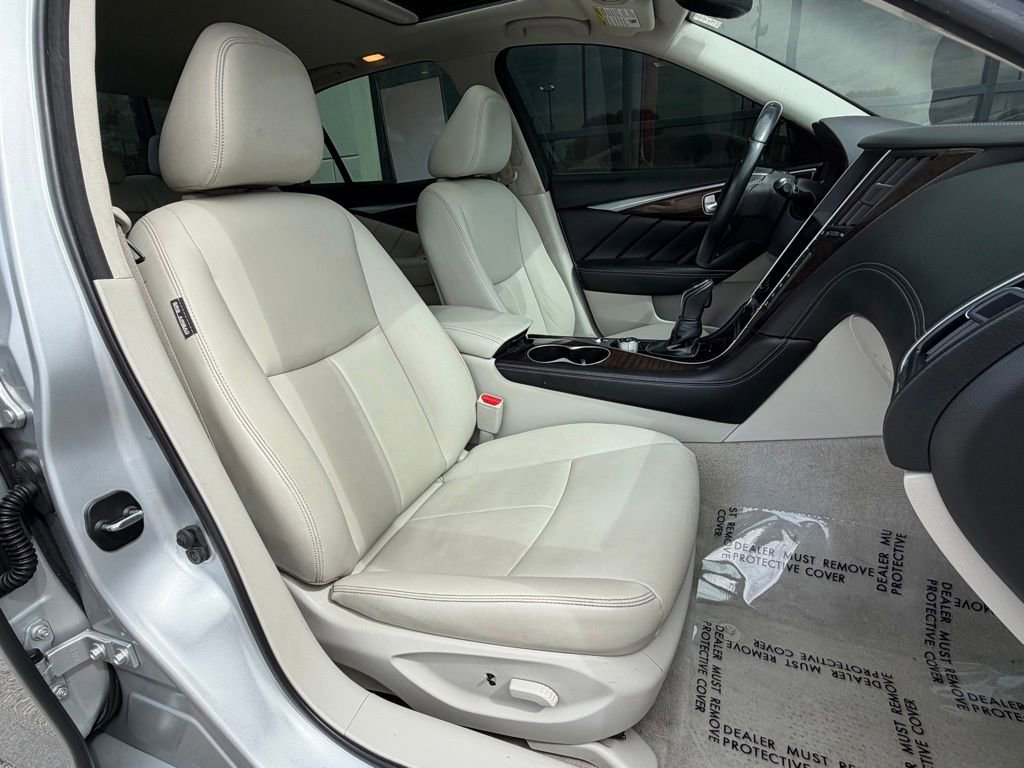 Used 2018 INFINITI Q50 Luxe w/ Essential Package (3.0T Luxe) RWD image 34