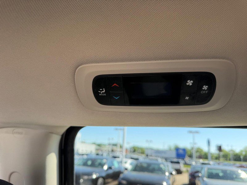 Used 2022 Chrysler Voyager LX FWD image 11