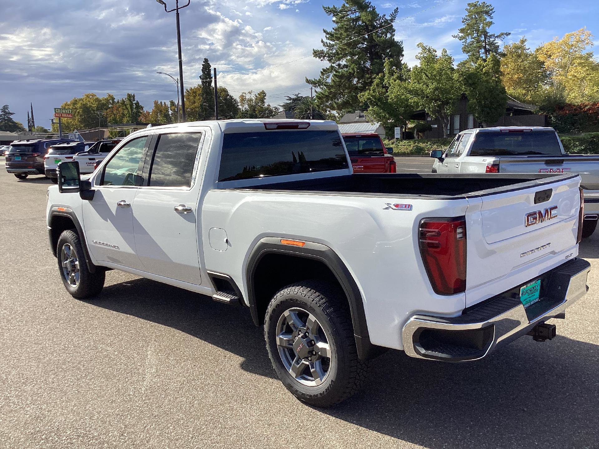 New 2025 GMC Sierra 2500 SLT image 7