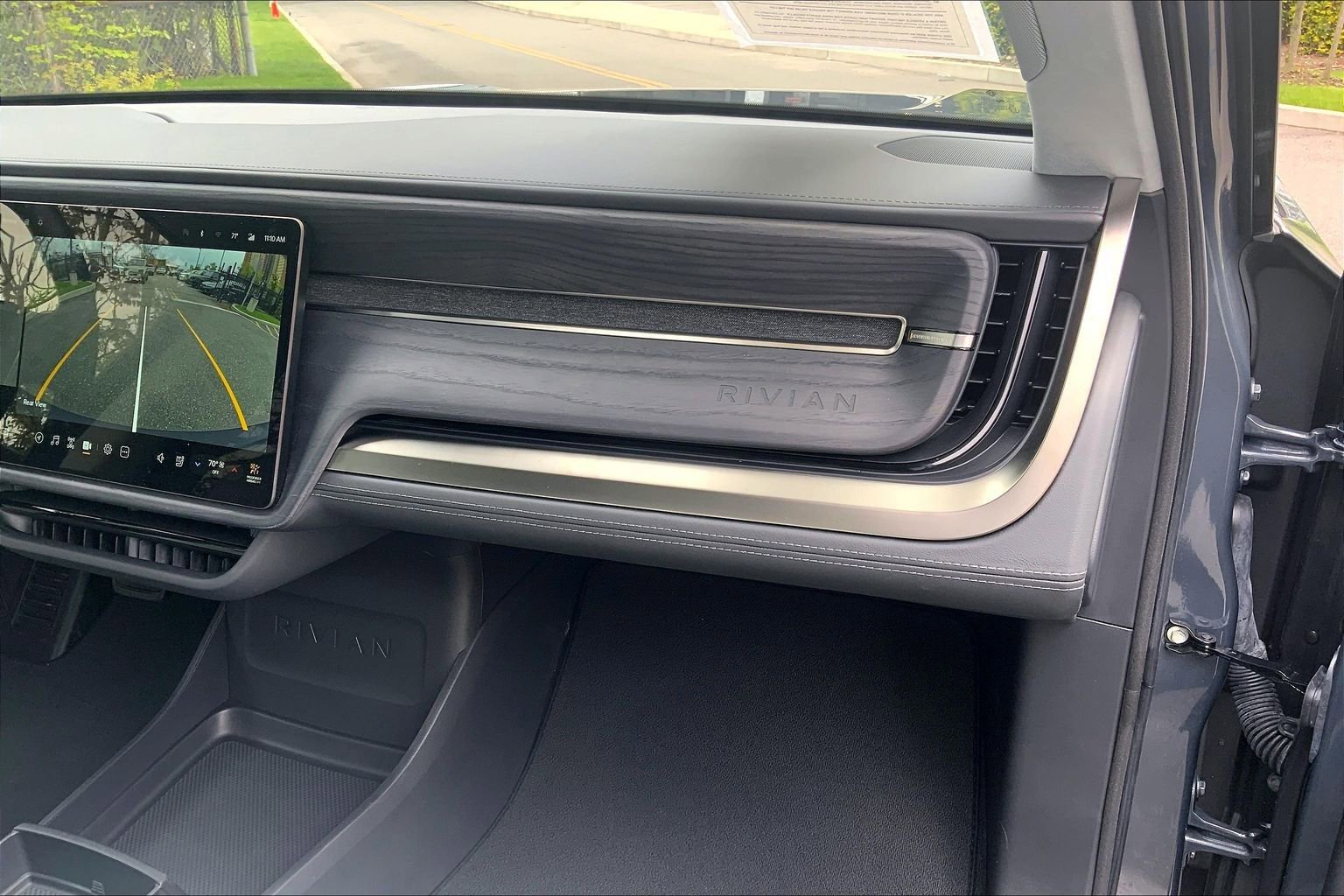 Used 2025 Rivian R1S Adventure AWD/4WD image 18
