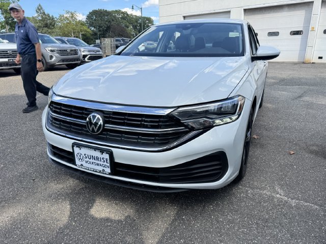 Used 2023 Volkswagen Jetta SE w/ Black Wheel Package FWD image 7