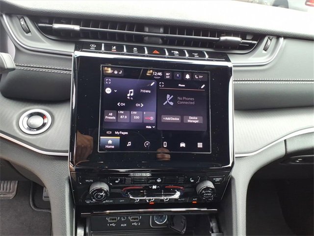 New 2025 Jeep Grand Cherokee L Altitude image 16